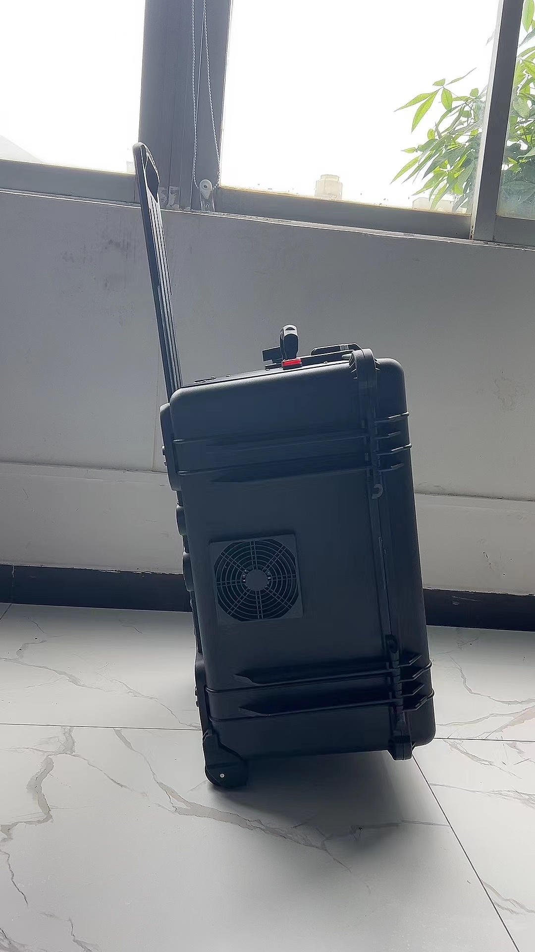 容城手拉箱型移动通信干扰器